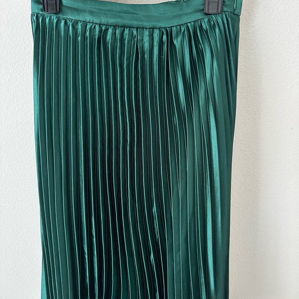 Kate Kasin Women’s High Waist Pleated Skirt